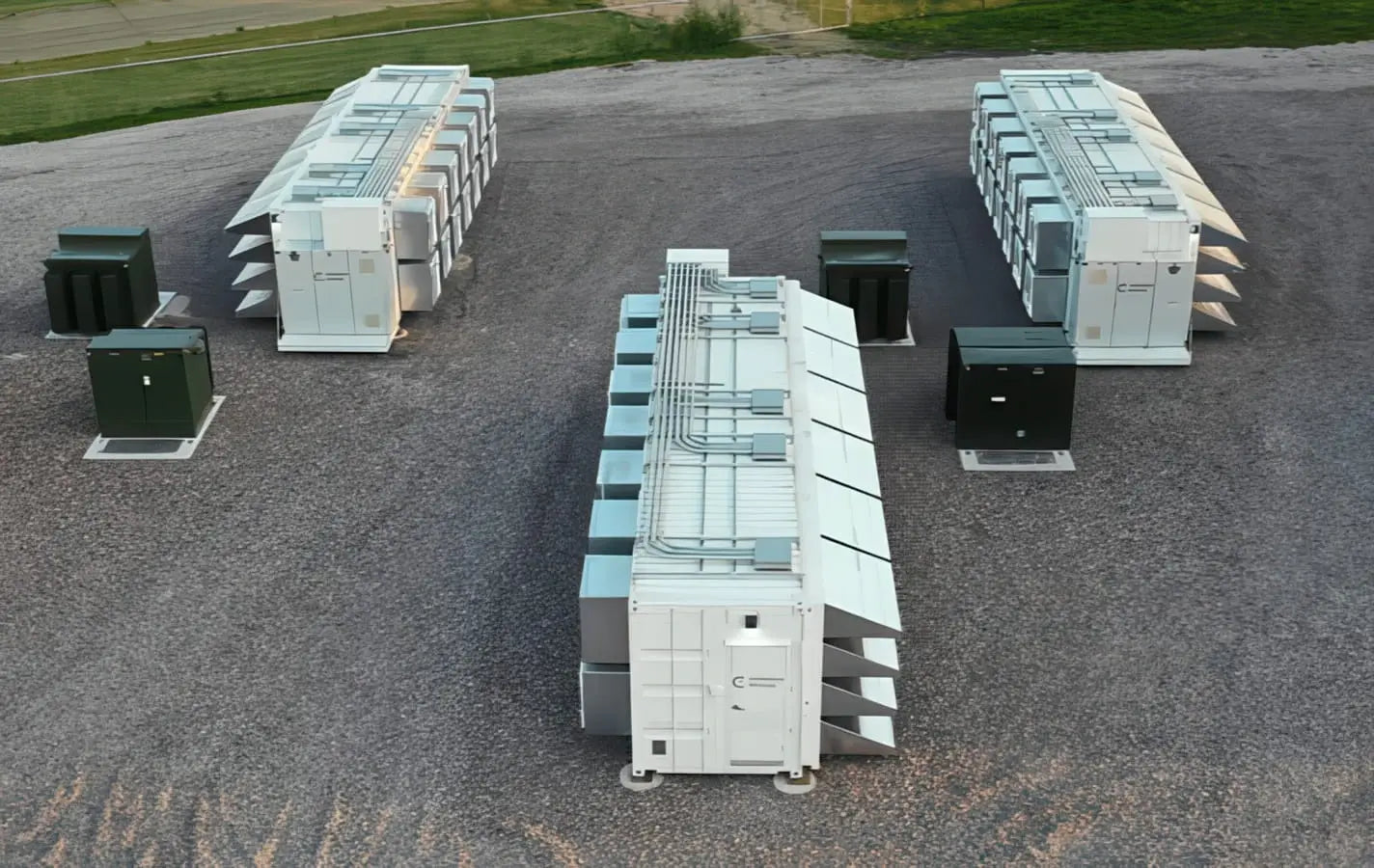 un OneMiners instalación de contenedores en Brasil: las facturas de hosting limpias simplifican el mantenimiento de registros.